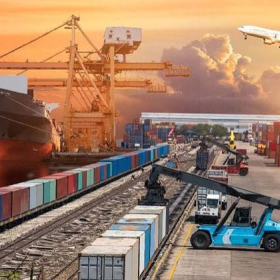 Logistics Việt Nam đẩy mạnh kết nối hạ tầng và vận chuyển hàng hóa